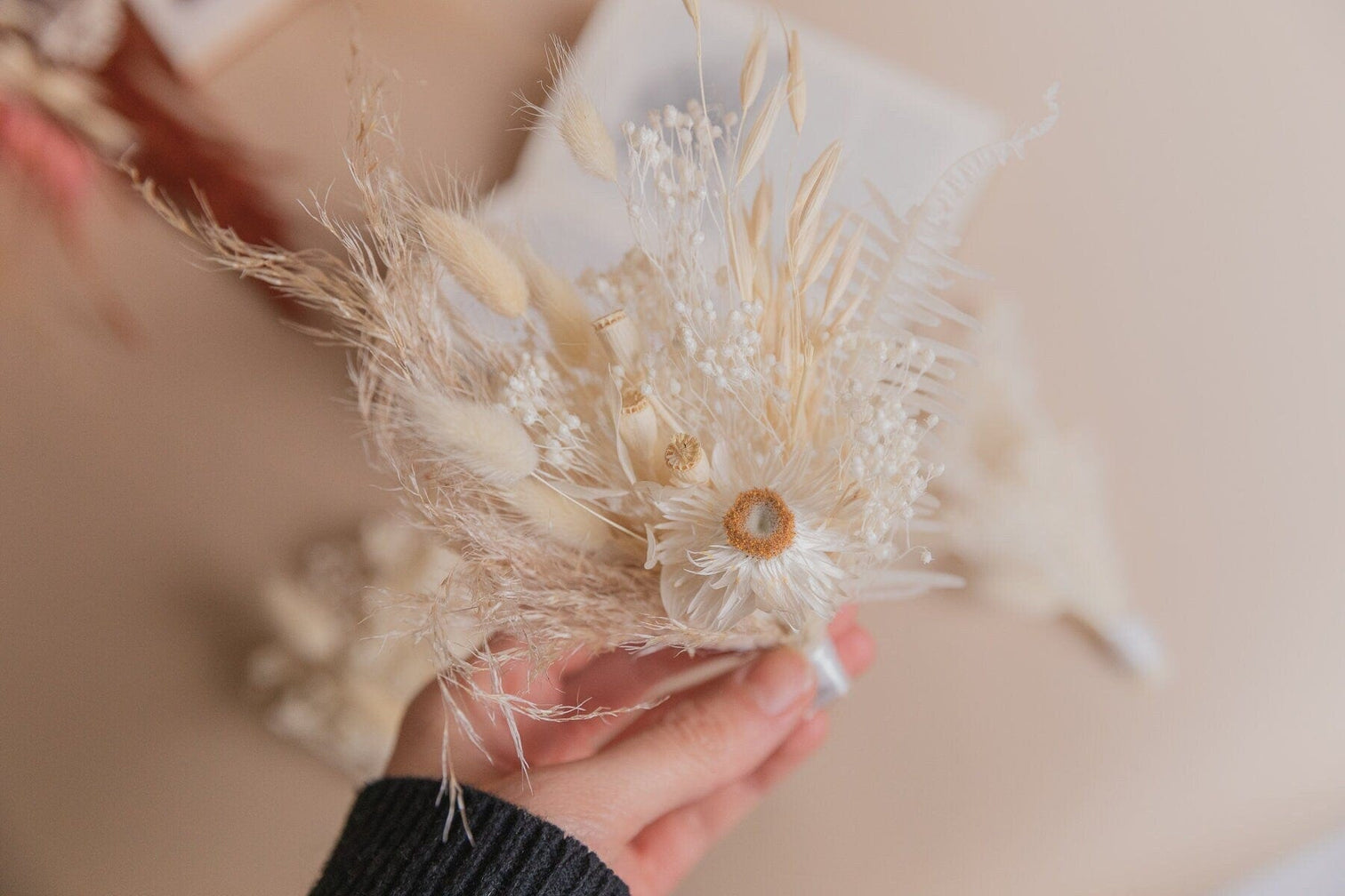 hiddenbotanicsweddings Buttonholes/Boutonnieres White Straw Flower Boutonnieres / Lapel Pin For Men / Groom Pin / Boho Boutonniere / Groom Boutonniere