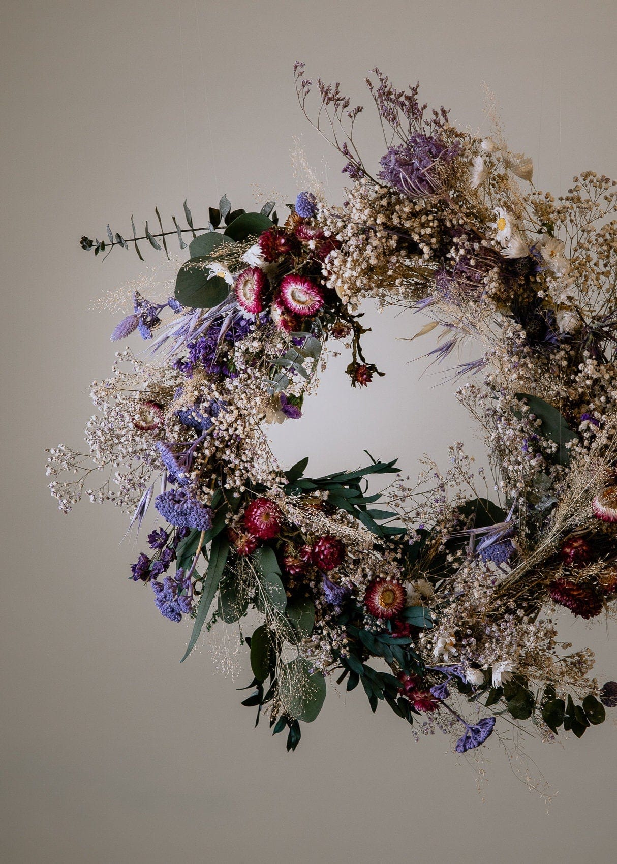 hiddenbotanicsweddings Modern Christmas Wreath No.3 / Soft Winter Door Wreath Lilac Details Christmas Decoration / Christmas Wreath / Xmas Door Wreath