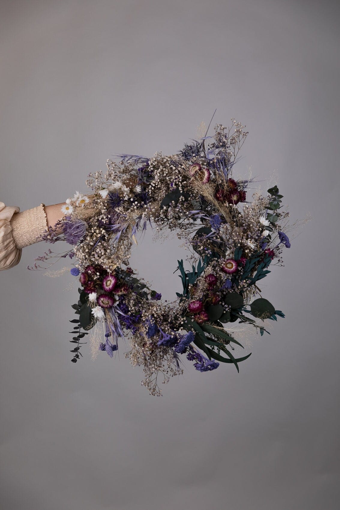 hiddenbotanicsweddings Modern Christmas Wreath No.3 / Soft Winter Door Wreath Lilac Details Christmas Decoration / Christmas Wreath / Xmas Door Wreath