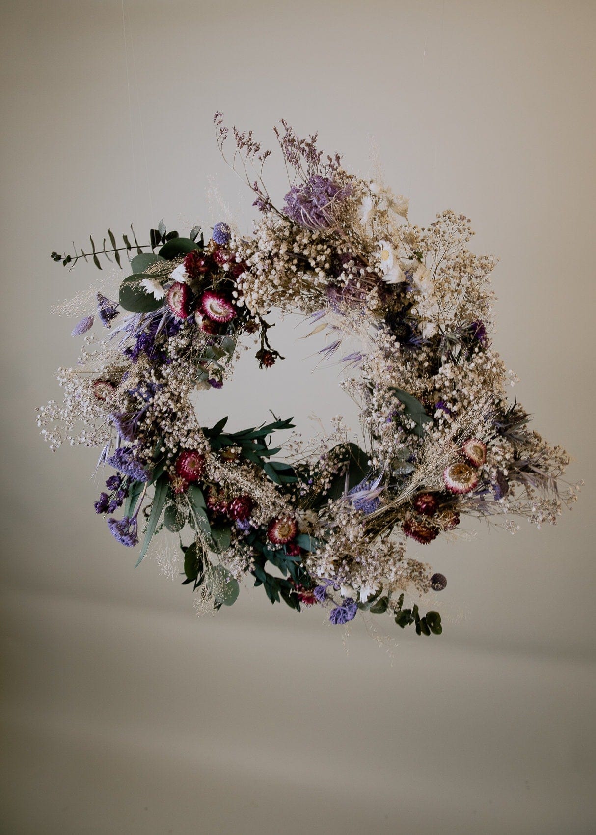 hiddenbotanicsweddings Modern Christmas Wreath No.3 / Soft Winter Door Wreath Lilac Details Christmas Decoration / Christmas Wreath / Xmas Door Wreath