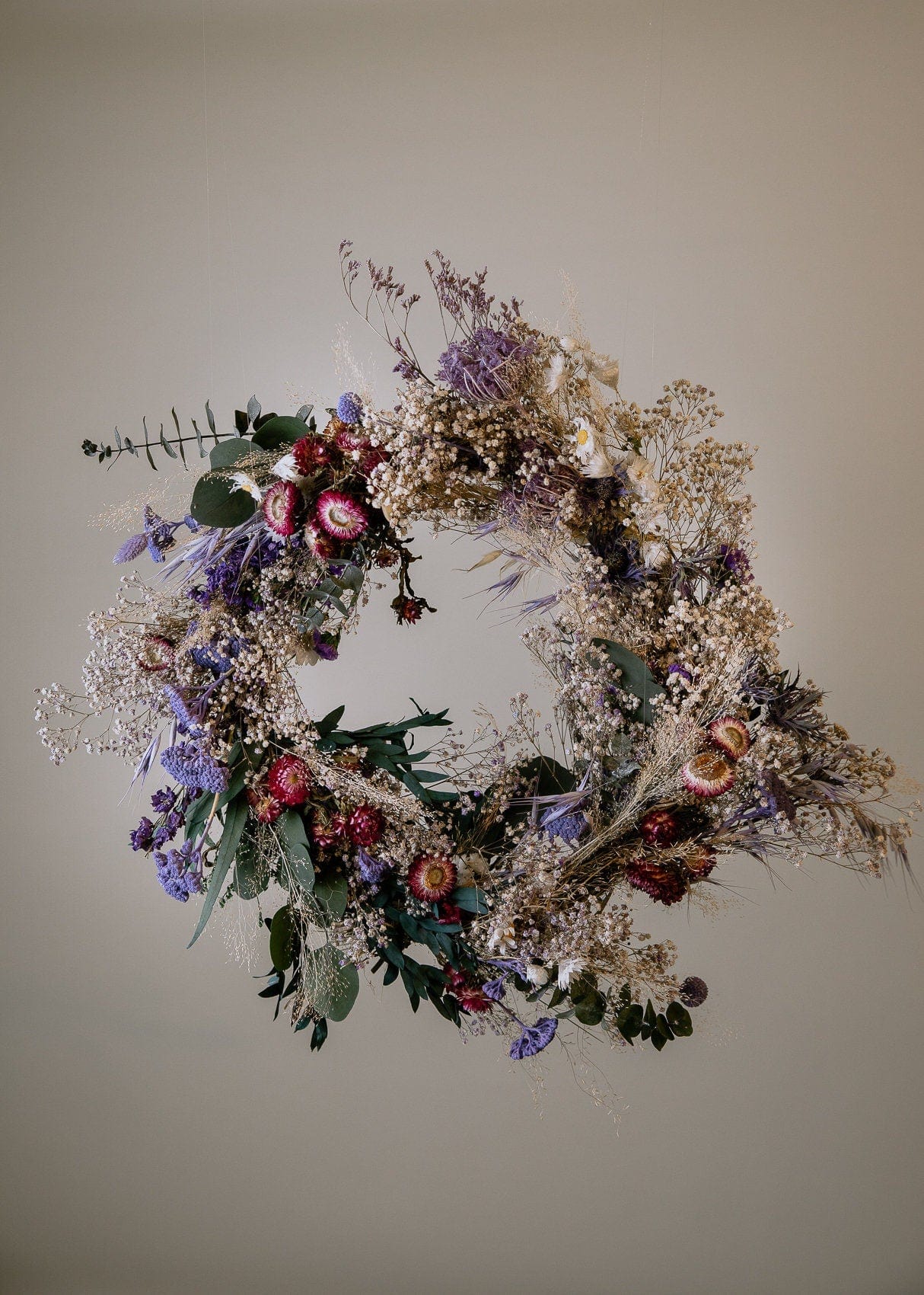 hiddenbotanicsweddings Modern Christmas Wreath No.3 / Soft Winter Door Wreath Lilac Details Christmas Decoration / Christmas Wreath / Xmas Door Wreath