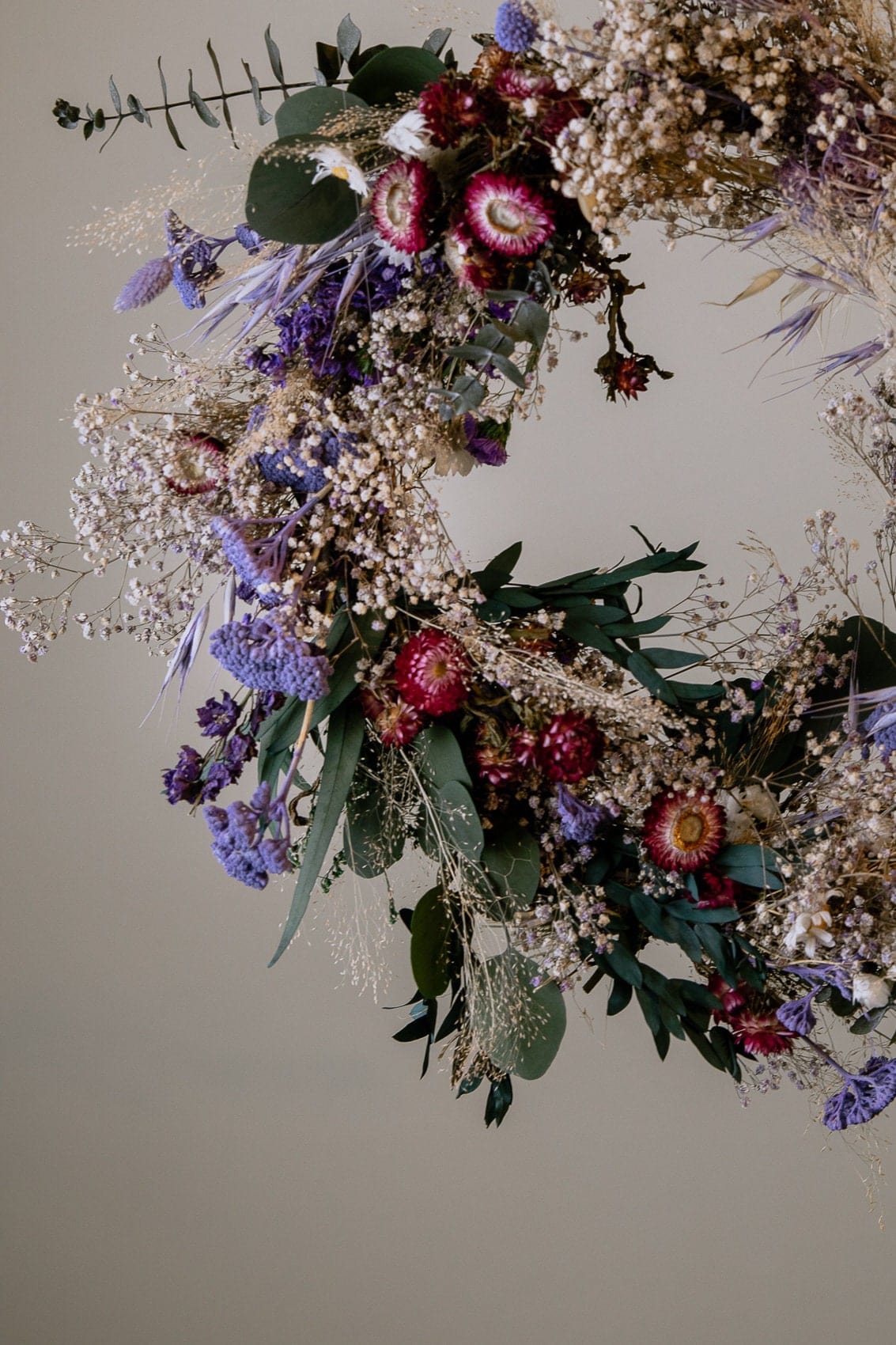 hiddenbotanicsweddings Modern Christmas Wreath No.3 / Soft Winter Door Wreath Lilac Details Christmas Decoration / Christmas Wreath / Xmas Door Wreath